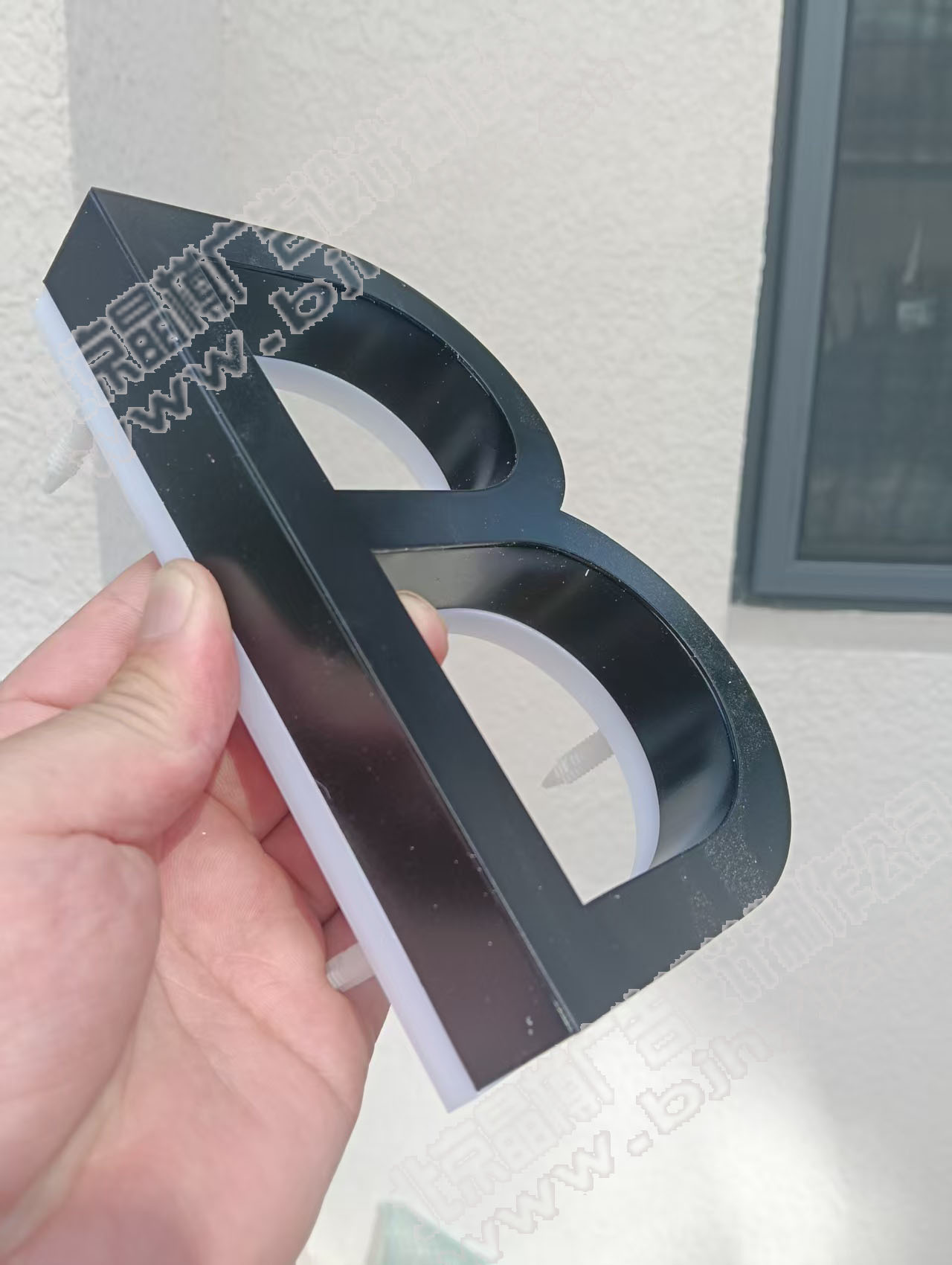 金属背发光字